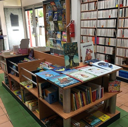 Libros y Prensa - Libreria Interior 6